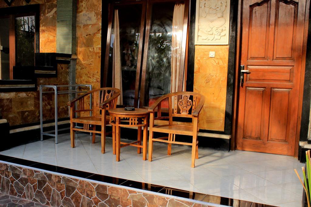 נוסה-למבונגן Arya Inn Enny Salon And Spa חדר תמונה