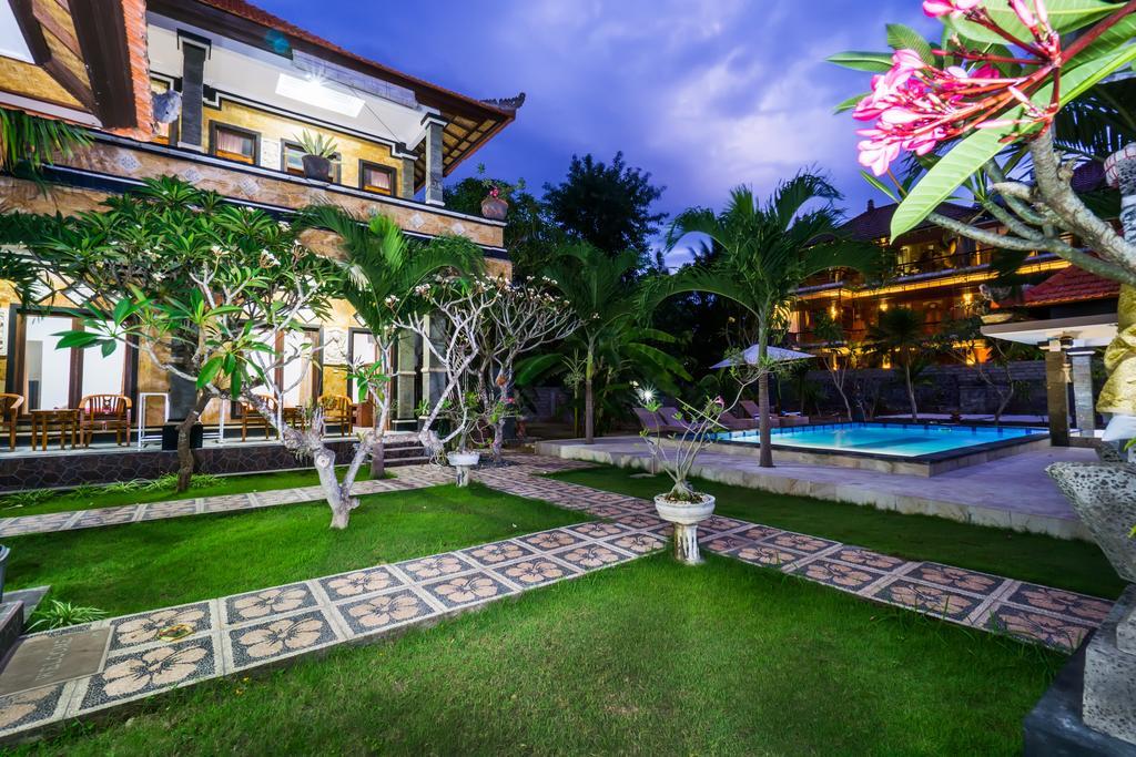נוסה-למבונגן Arya Inn Enny Salon And Spa מראה חיצוני תמונה