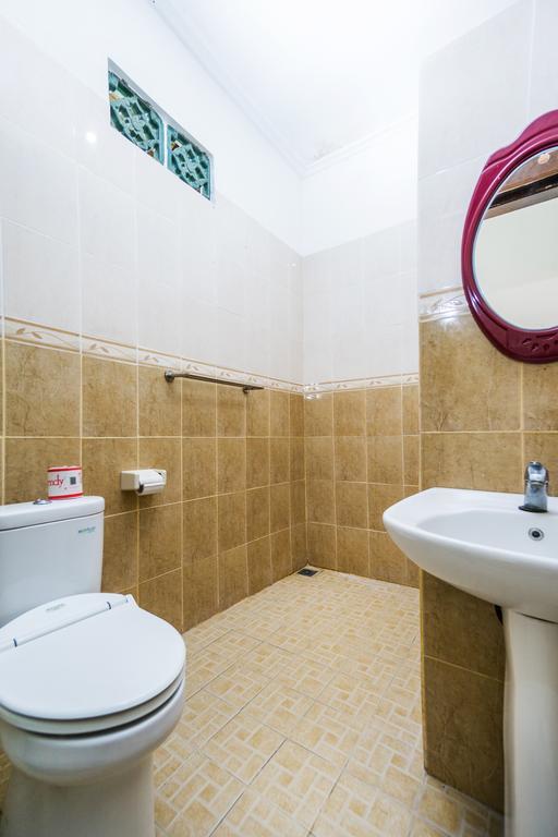 נוסה-למבונגן Arya Inn Enny Salon And Spa מראה חיצוני תמונה