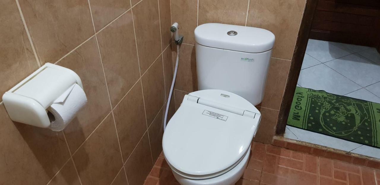 נוסה-למבונגן Arya Inn Enny Salon And Spa מראה חיצוני תמונה